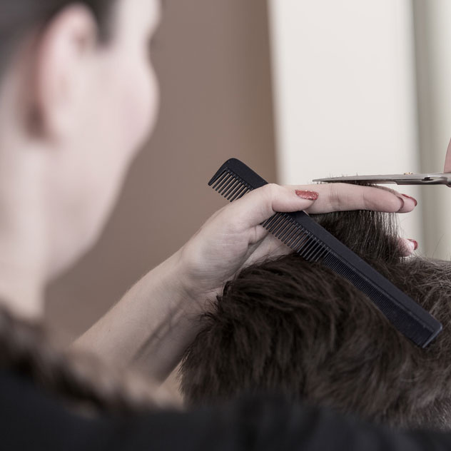 Friseur-Job heute - Auch Salons gehen bei der Personalbeschaffung mit der Zeit
