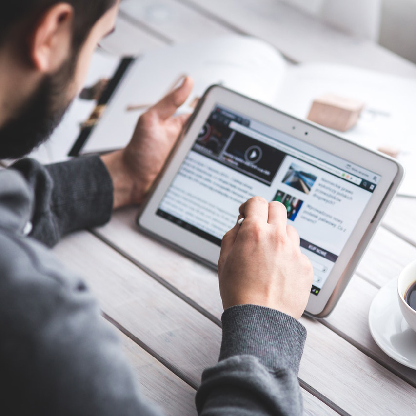 Friseure lernen online - Neue Medien zur Weiterbildung nutzen